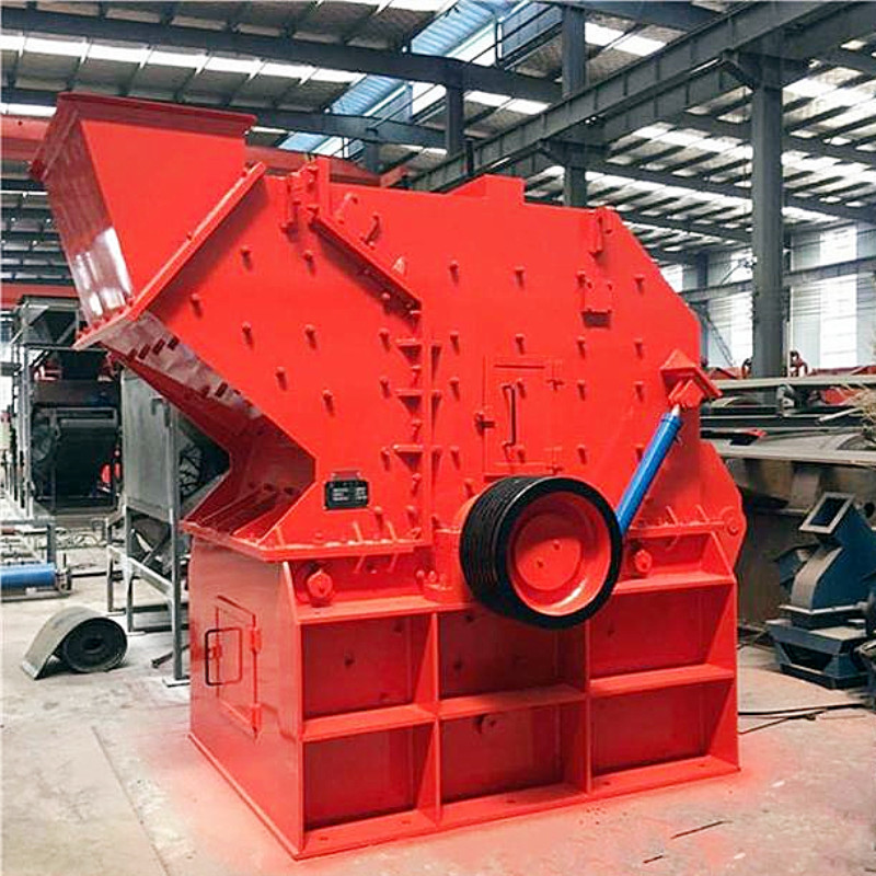 一边第一时间通过广播在客舱内寻找医生