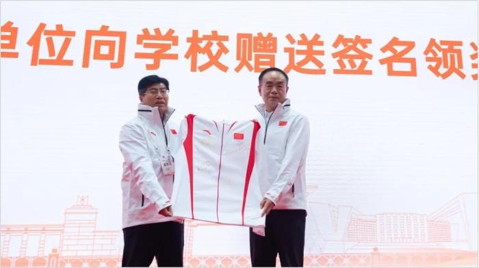 全红婵等名将领衔的国家队公益服务大行动走进