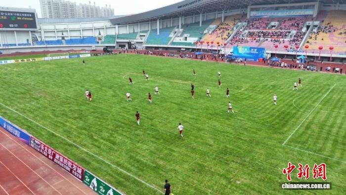 中俄青少年足球赛在珲春开赛 17支队伍共襄体育