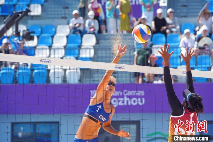 宁波象山沙滩排球赛吸引多城观众围观