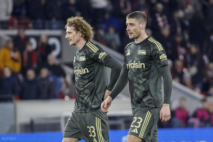 拜仁门将危机下迎战柏林联合 安联球场上演复仇