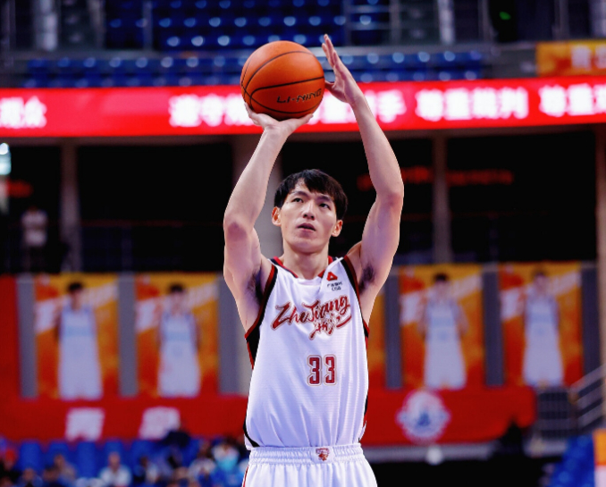浙江加时100-96险胜青岛 程帅澎关键得分终结两连