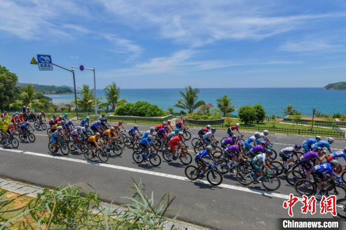 环岛赛第二赛段：拉斯·马丁夺冠，黄衫与绿衫易