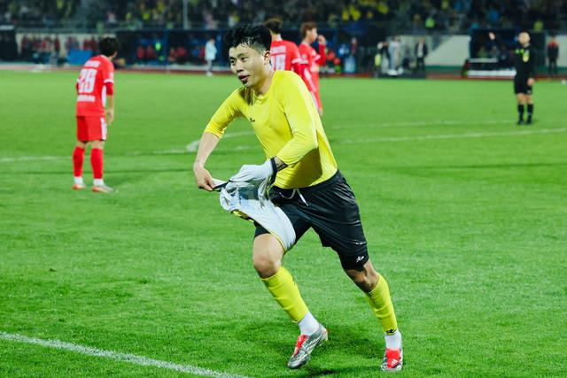 山东泰安队1-0力克湖南永州夺CMG群众足球赛冠军