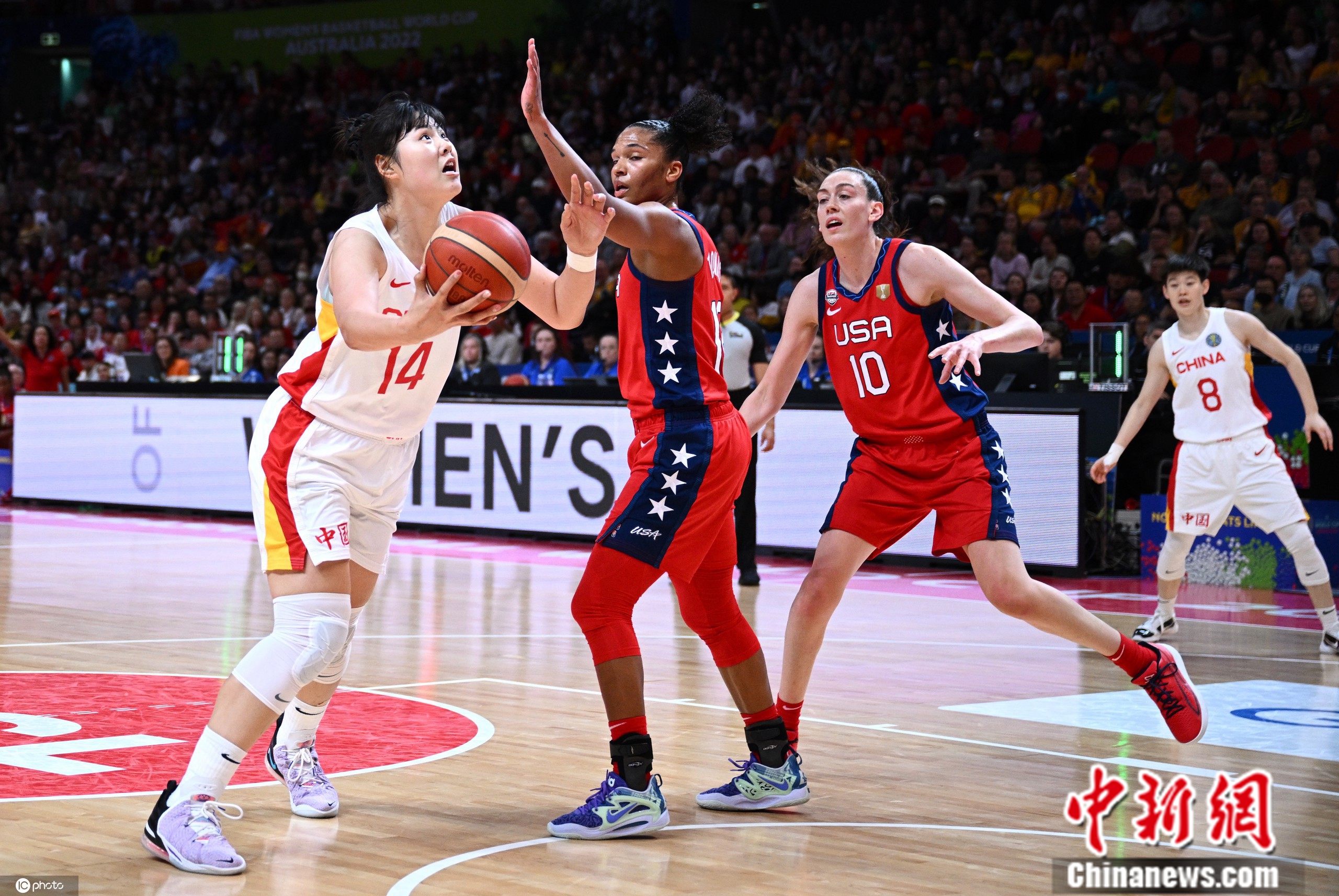 跨世纪传承与拼搏精神引领：中国女篮在世界杯